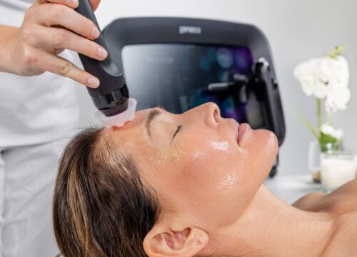 Glo2Facial: Ultimate Skin Rejuvenation